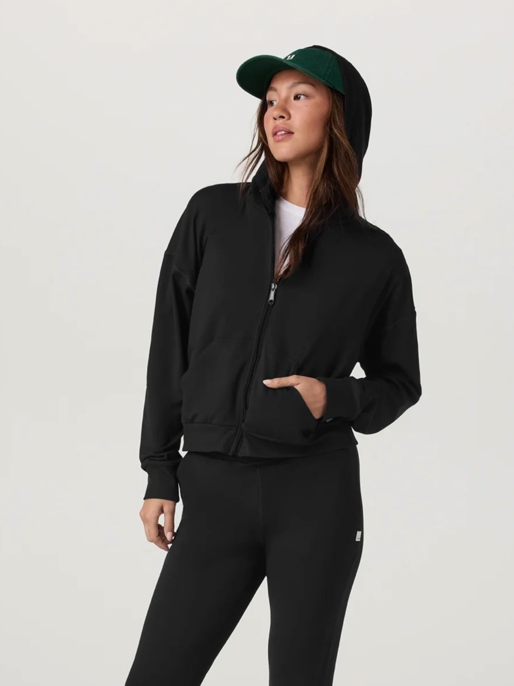 Vuori Halo modern full zip
Hoodie